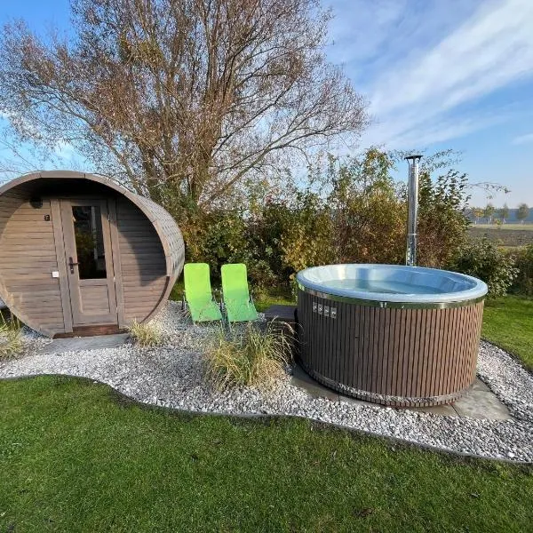 Hafenhaus Panoramablick mit Sauna & Whirlpool, hotel in Wandlitz