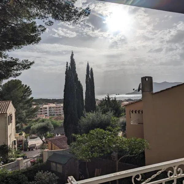Superbe Appartement neuf Vue mer, hôtel à Saint-Mandrier-sur-Mer