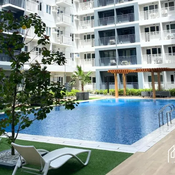 Family Unit B with balcony - Iloilo Condo Living, Hotel in Iloilo City