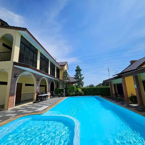 CottagePine Rayong Resort&Cafe, hotel v destinaci Ban Ko Kloi