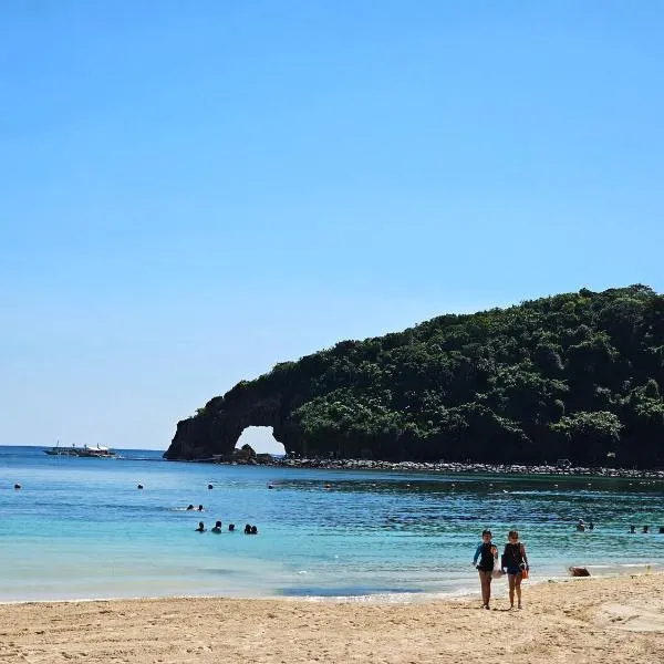 Evelyn's Azure Escapes at Boracay Newcoast, hotel v destinaci Boracay