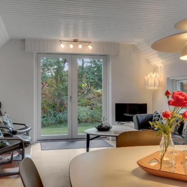 BLÅBJERGGAARD - Hennebysvej 58, hotel v destinaci Henne Strand