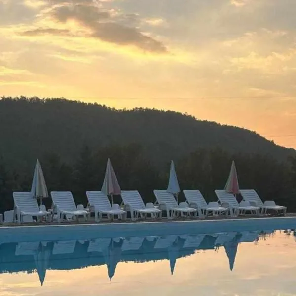 Forest Camp، فندق في ديسبوتوفاتس
