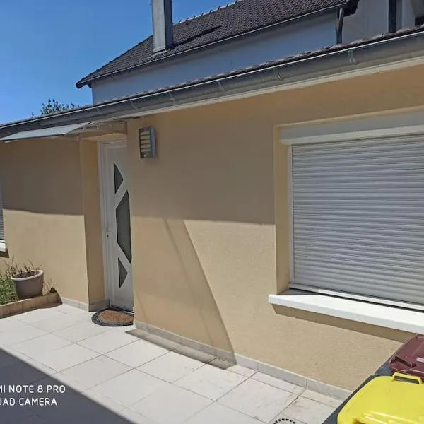Charmante petite maison, hotel in Savigny-sur-Orge