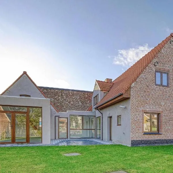 4 Bedroom Awesome Home In Diksmuide, hotel in Diksmuide