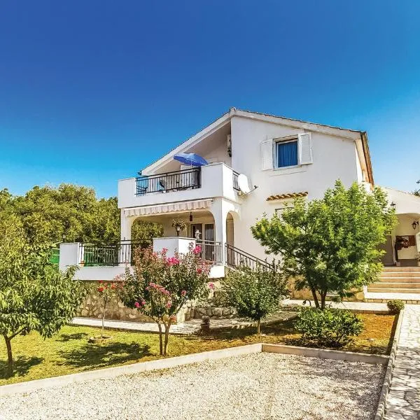 1 Bedroom Nice Apartment In Brzac, khách sạn ở Brzac