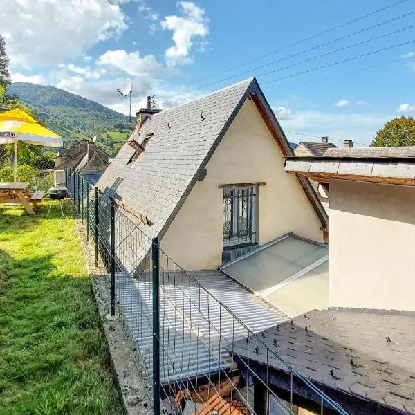 Amazing Home In Asté With Wifi – hotel w mieście Asté
