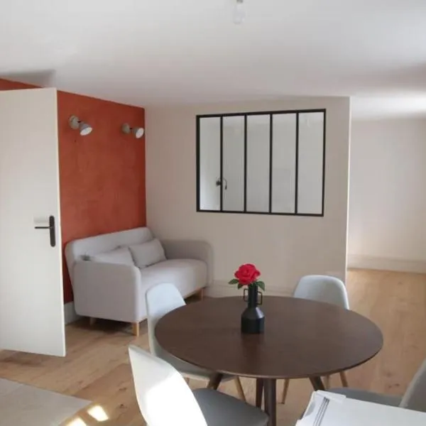 Studio avec jardin Centre ville, hotel in Remiremont