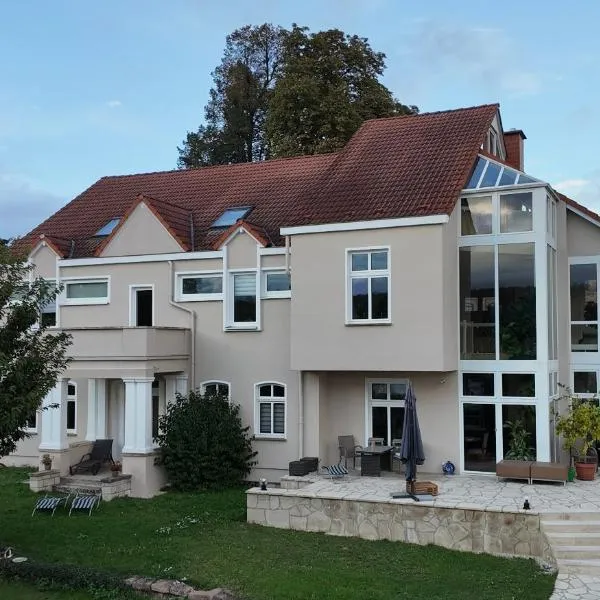 Villa Kayser, hotel v destinaci Freyburg