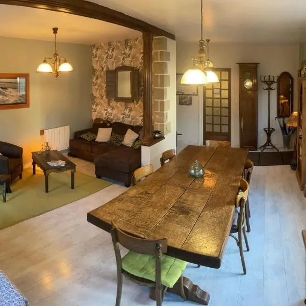 Les Petits Gallais, hotel v destinaci Saint-Carreuc