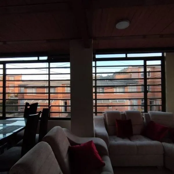 Habitación familiar Maoservi, hótel í Soacha