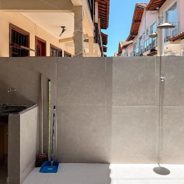 Casas com 2 suítes (ambas com ar split) e internet privativa 300MBPS, no Residencial Village do Bosque, condomínio com quiosques com churrasqueiras , piscina, sauna portaria 24hrs, a aproximadamente 200m da praia de Taperapuã Axé Moi - Foto 3