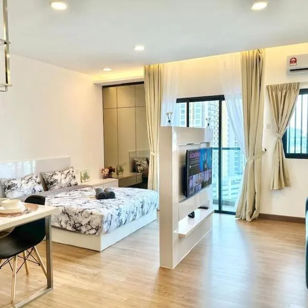 Symphony Tower - Epic City View, Netflix, Free Parking, hotel v destinaci Serdang