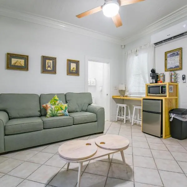 Atocha Cottage - Harbor Walk Hideaways、キーウェストのホテル