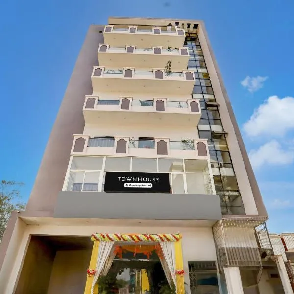 Super Townhouse Hyderabad Gate IIT BHU Formerly RK Heights, hotel en Varanasi