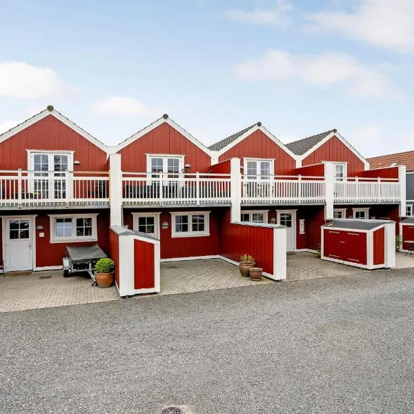 Three-Bedroom Holiday Home In Blavand, hotel v destinaci Blåvand
