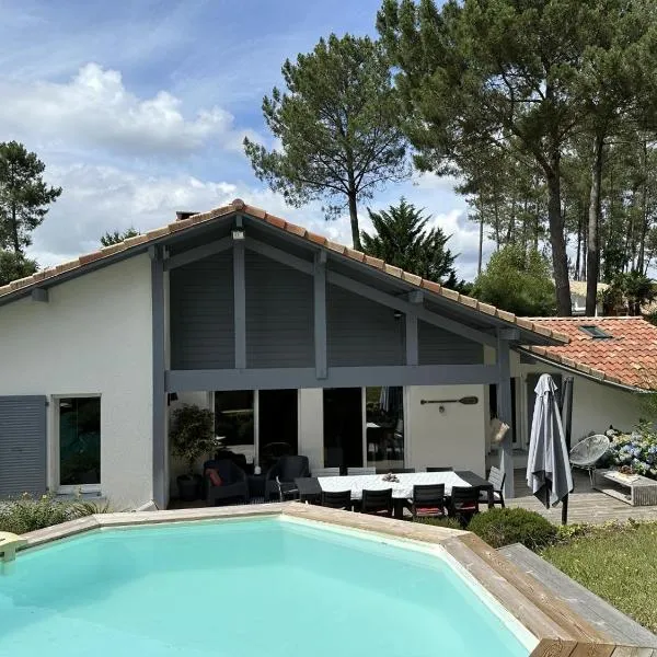 Chez Céline Sous les Pins, de 1 à 8 personnes, Piscine, Océan, Lac, Vélos, hotel sa Vielle-Saint-Girons
