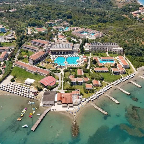 Roda Beach Resort & Spa、カロウセイズのホテル