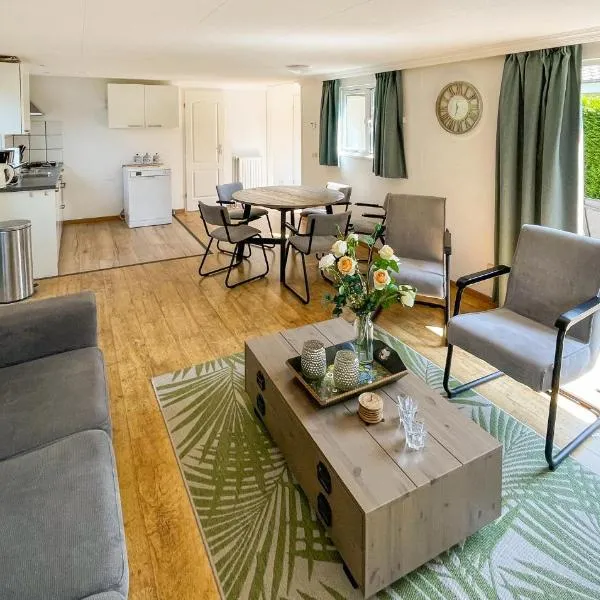 Stunning Stacaravan In Putten, hotel i Putten