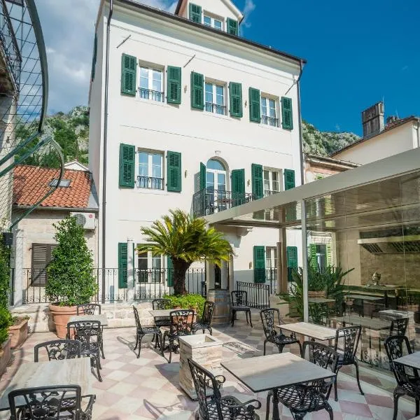 Kerber-Graz 1860, hotel v destinaci Kotor