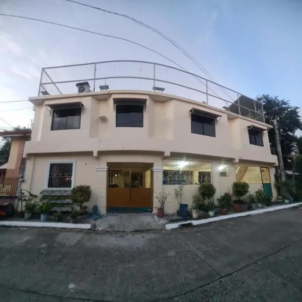 Js Guest House, hotel v destinaci Imus