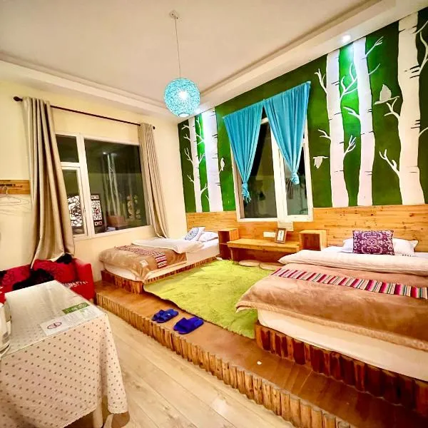Shangri-La Chudengshuo Homestay楚登硕民宿, hotel in Shangri-La