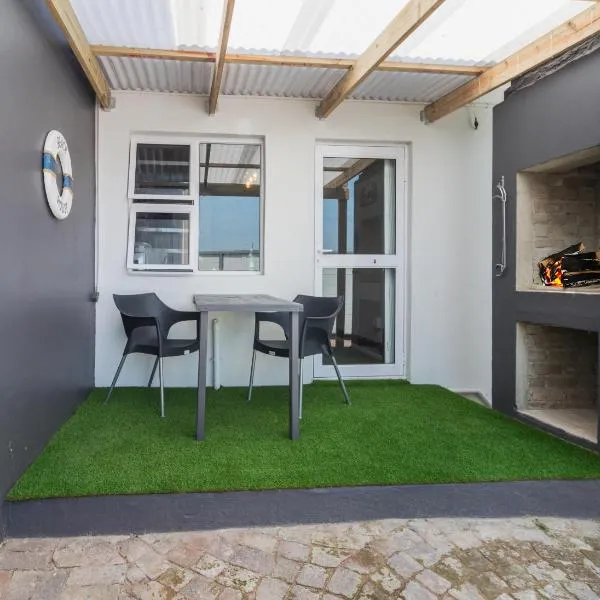 Hartenbos Breakaway - BeachHouse Cottage, hotel v destinaci Mossel Bay