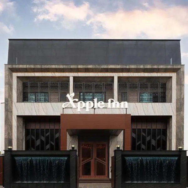 Apple Inn, hotel in Pollāchi