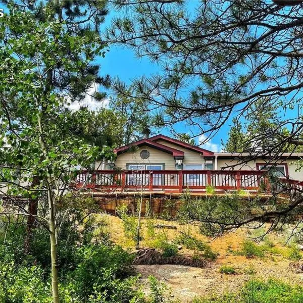 Mountain Cabin Retreat, hotel di Florissant