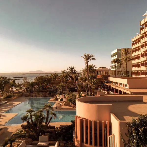 Bikini Island & Mountain Hotel Es Trenc -Adults only- – hotel w miejscowości Colonia Sant Jordi