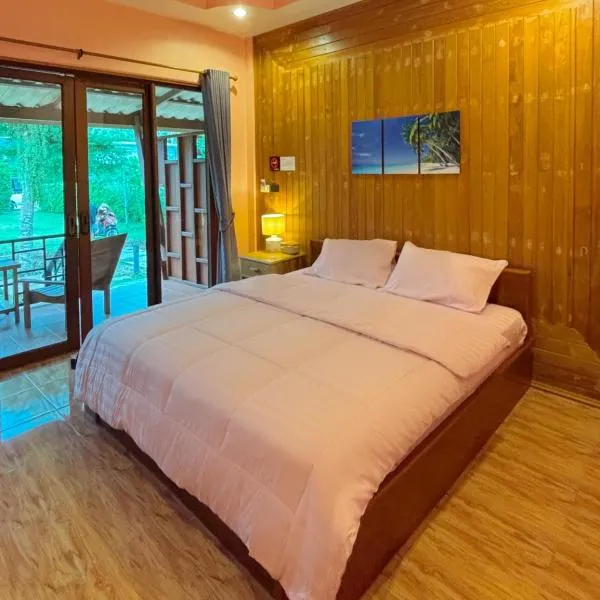 Aow Thai Homestay, hotel in Ban Hin Dam