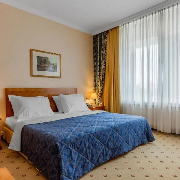 Natsionalny Hotel、キーウのホテル