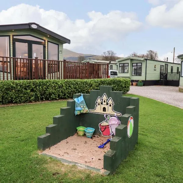 Highlands Way Lodge, hotel in Workington