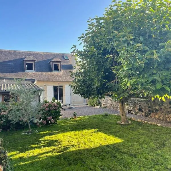 La Maison Lacalle 8 personnes, hotel v destinaci Saint-Savin