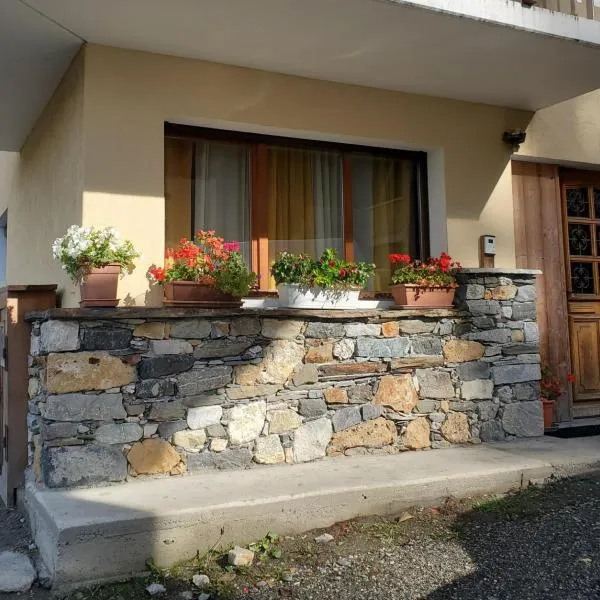Y'hello studio, hotel em Mâcot La Plagne