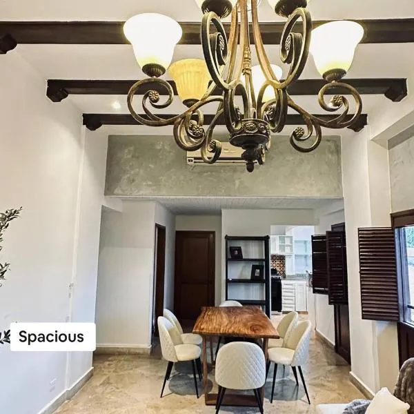 Colonial & Spacious Apto-best Location In Oldtown, hotel v destinaci Panamá