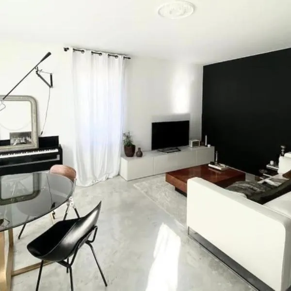 Au pied du stade de france – hotel w mieście Saint-Denis