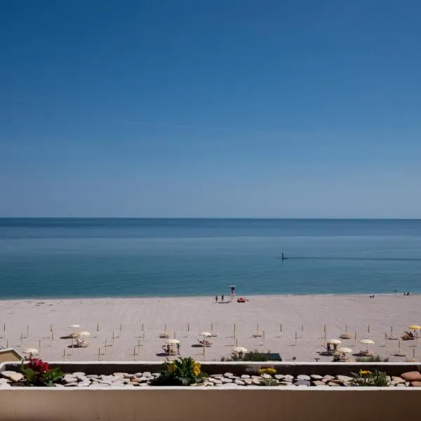 Casa Leonardo Residence Le Piramidi, hotel v destinaci Senigallia