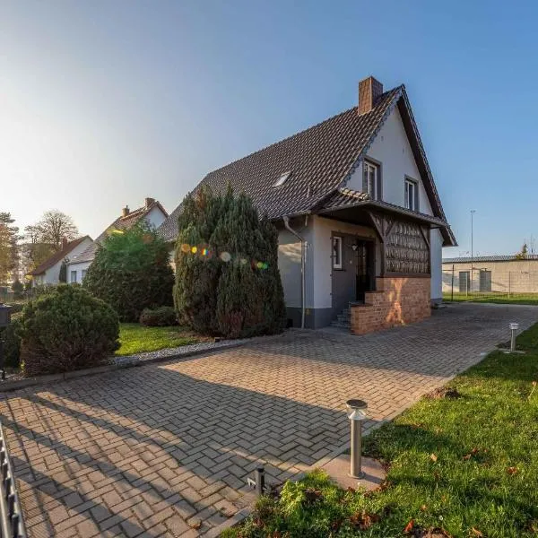 Ferienhaus Casa Castagno mit Garten, Balkon und Sauna- heißt Sie herzlich willkommen!, hotel u gradu 'Alt Schwerin'