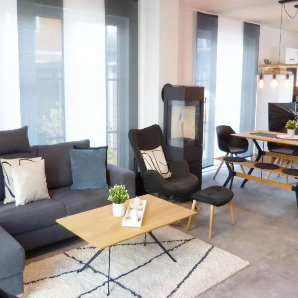 5 Sterne Ferienhaus Ostseetraum - 50m zum Strand - Ladestation für E-Auto, hotel v destinaci Fuhlendorf