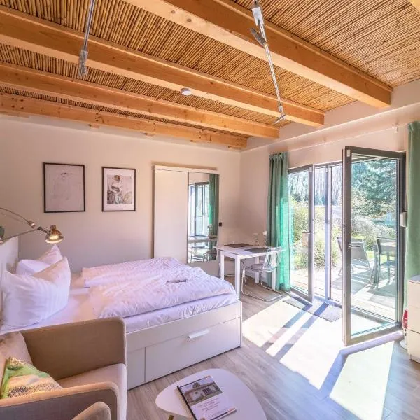 Ferienhaus Kleine Sommerliebe - mit Garten am Radwanderweg, hotel v destinaci Warenshof