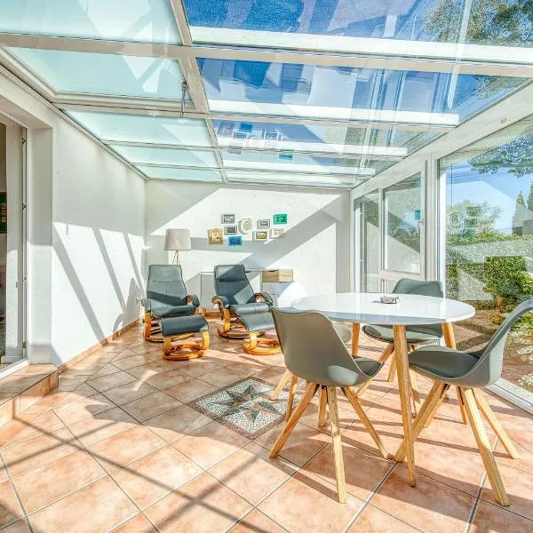 Ferienhaus Eddi am Tiefwarensee, hotel v destinaci Waren