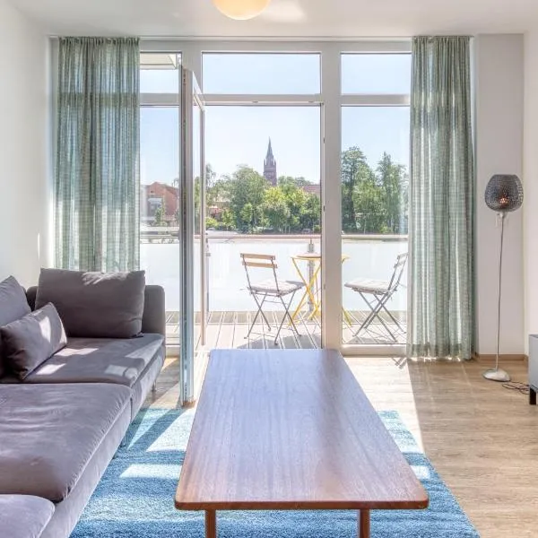 Hafensegler am Stadthafen Röbel, hotel v destinaci Röbel