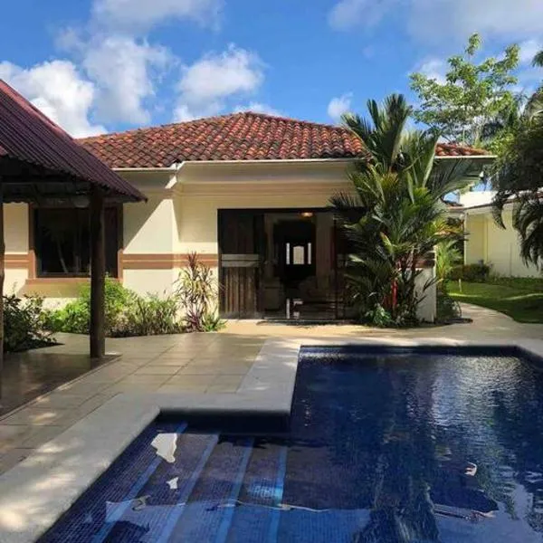 Exclusive house in Tambor golf club and private pool, hotel in Puntarenas