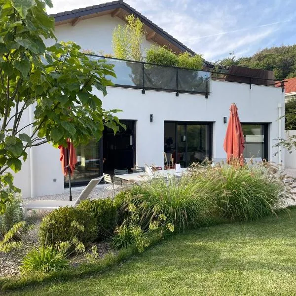 Logement avec hammam - 130 m2 et jardin - Terre de Cocon, hotel di Perrignier