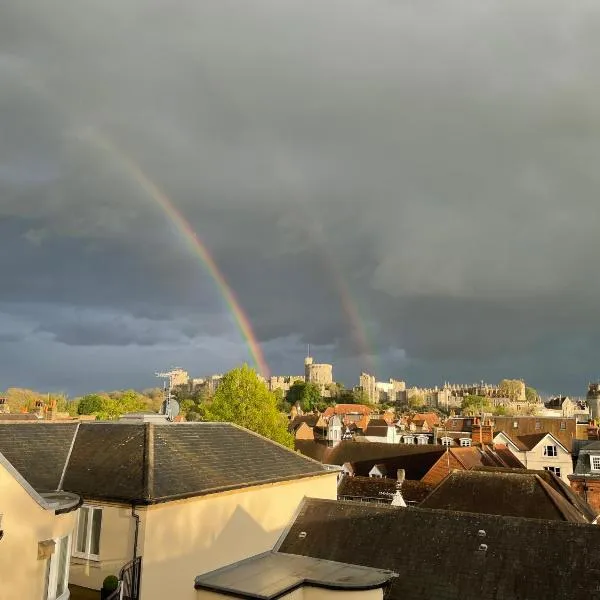윈저에 위치한 호텔 Top Floor En-suite Double Bedrooms With Great View Of Windsor Castle & Free Parking