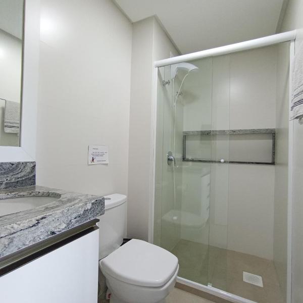 Apartamento Central, com ar condicionado sala e quartos, completo e aconchegante - Foto 3
