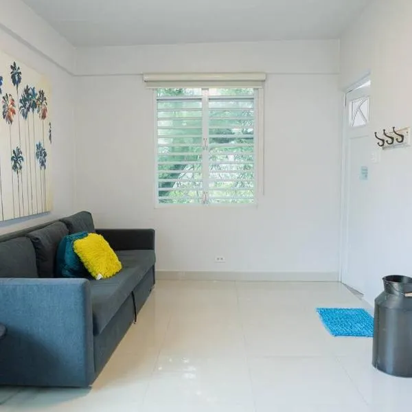 203-Tranquil Renovated Charm in the City, Near the Beach with Free parking, hotel a San Juan