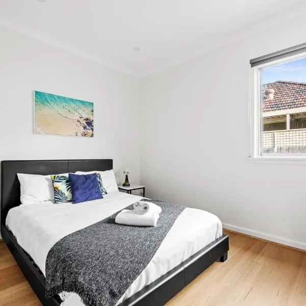 Elegant Queen Room at Botany - Nearby Airport - Shared Bathroom, ξενοδοχείο στο Σίδνεϊ