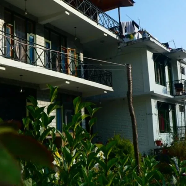 Brostel, khách sạn ở Manāli